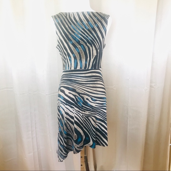 Sandra Darren Dress Size 8 Medium Asymmetrical Hem Stretch Sleeveless Striped. - Picture 9 of 15
